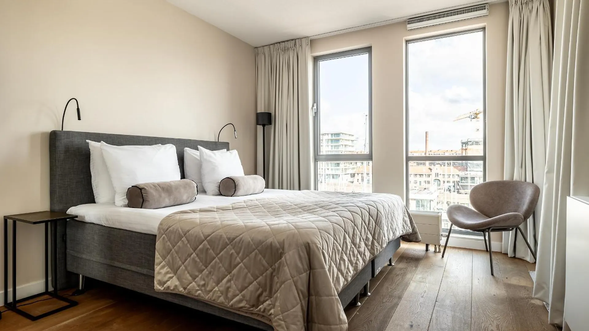 Bizstay Harbour I Scheveningen Apartments The Hague Netherlands