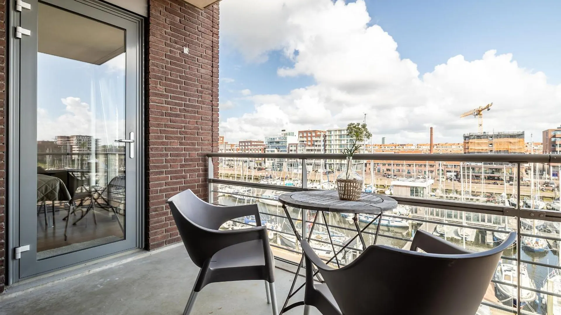 Bizstay Harbour I Scheveningen Apartments The Hague