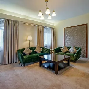 Lovely - 3 Bdr. Serviced In Old Town Appartamento Bucarest