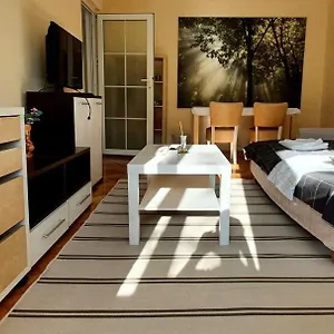 Between Parks - King Bed - - Football Field Appartamento Bucarest