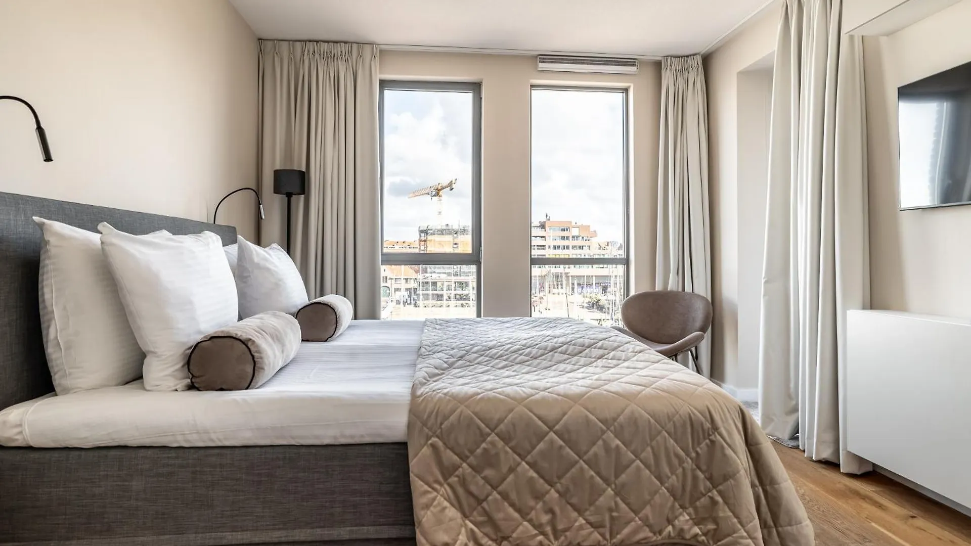 Bizstay Harbour I Scheveningen Apartments L'Aia