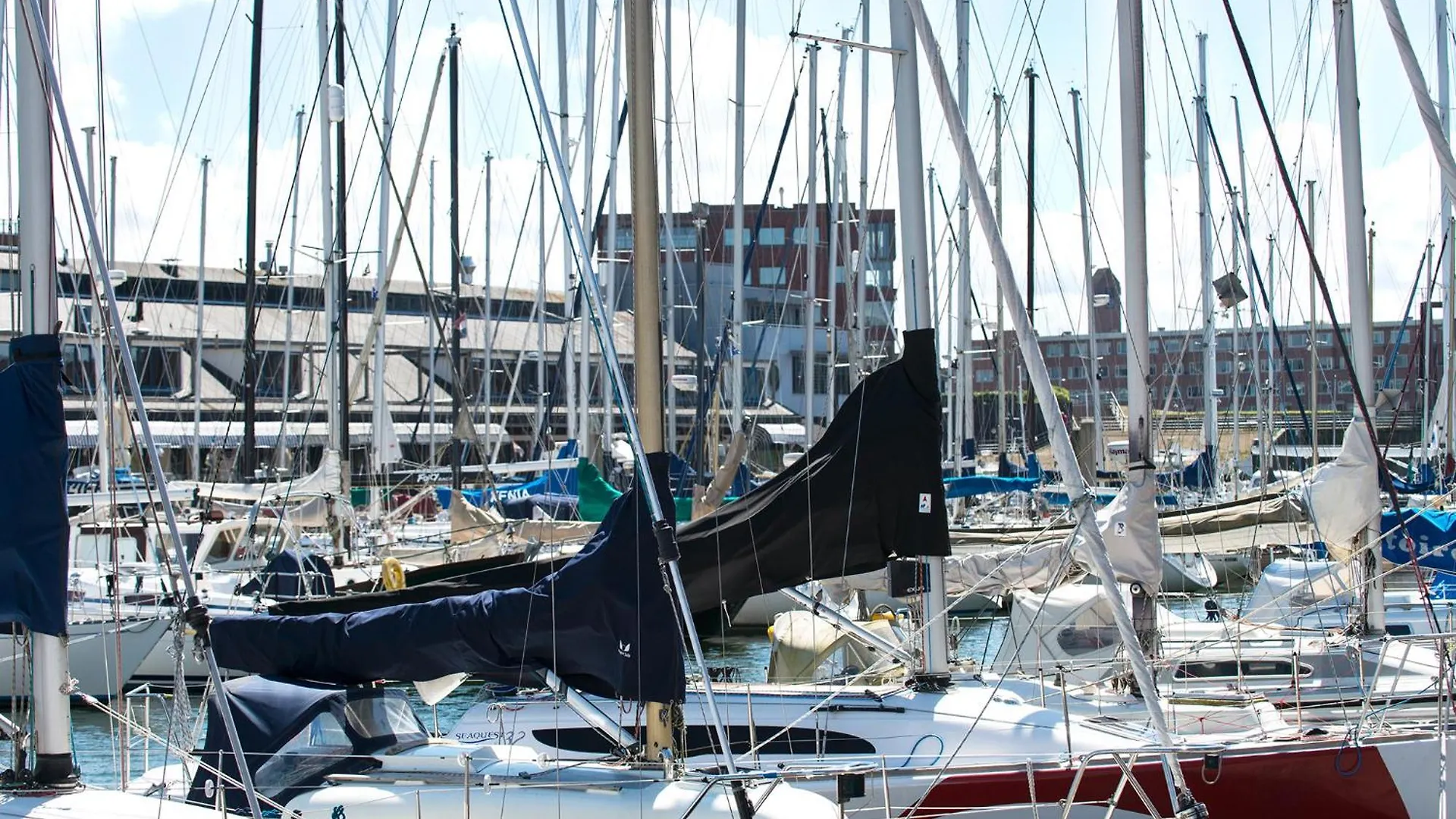 Bizstay Harbour I Scheveningen Apartments L'Aia 0*,